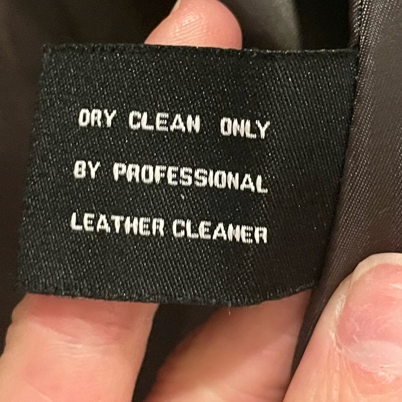 Avanti Dark Brown Leather Jacket Stand-Up Collar and Fitted Design size S EUC - Picture 5 of 8